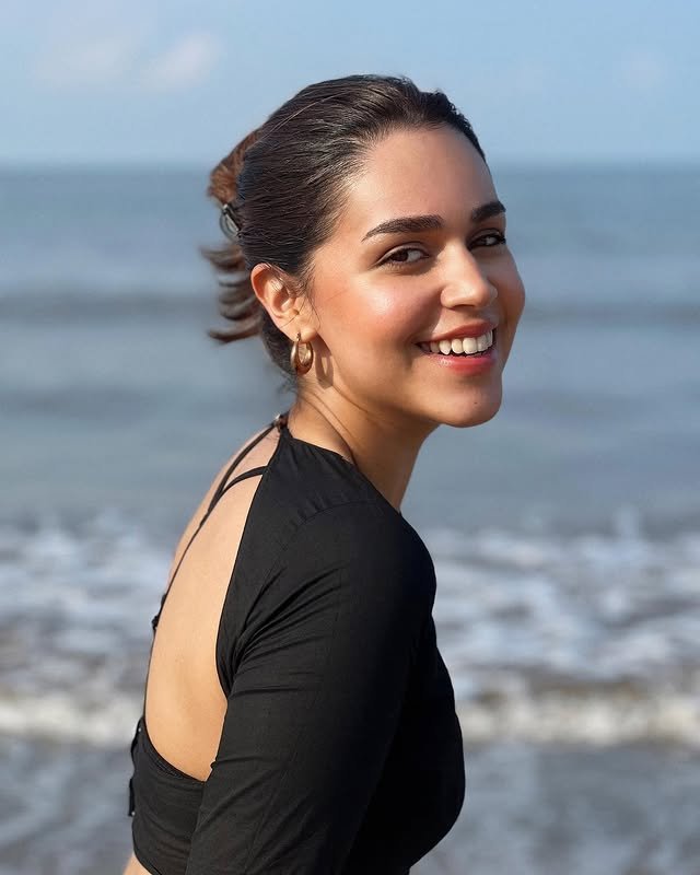 hot maamla legal hai actress