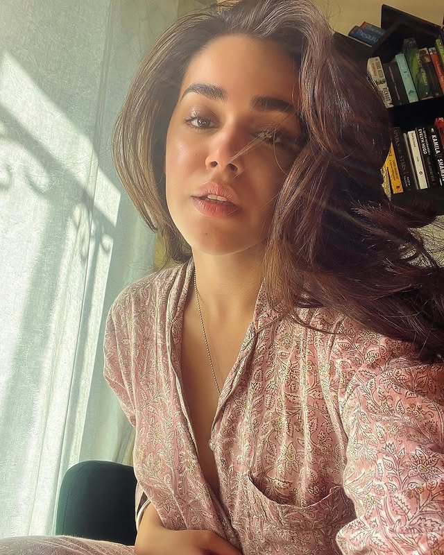 naila grrewal bold instagram photo hot lips
