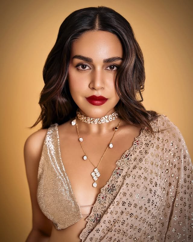 naila grrewal hot red lips boobs look