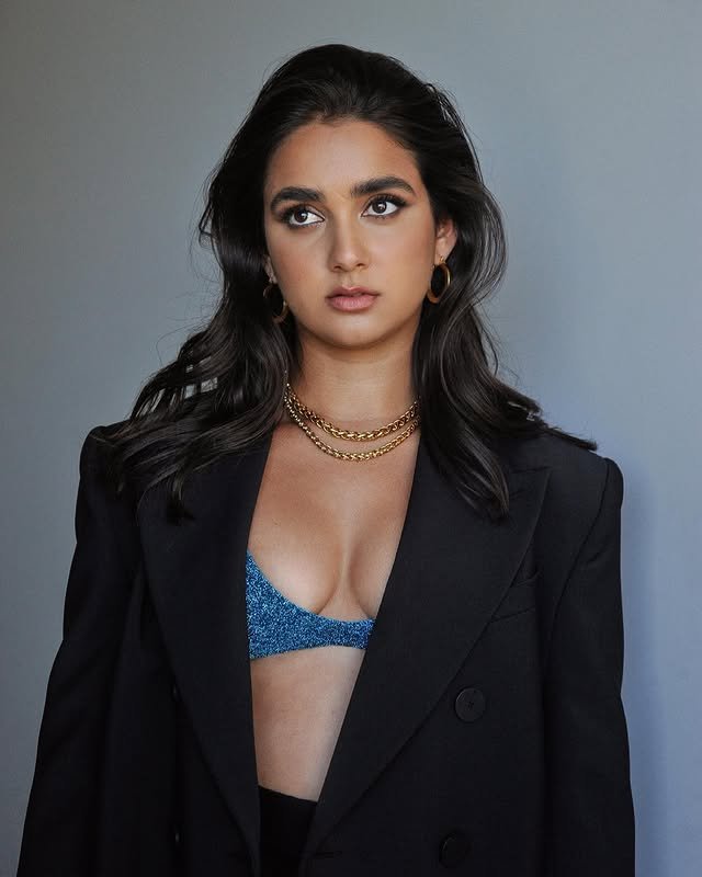 geraldine viswanathan bra boobs body sexy looks